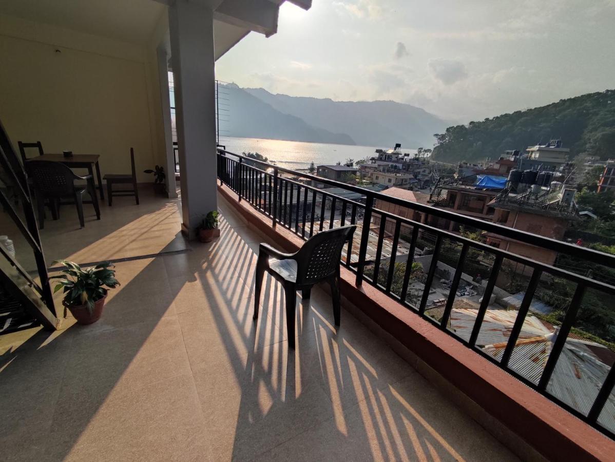 Hotel Green Hill View Pokhara Bilik gambar