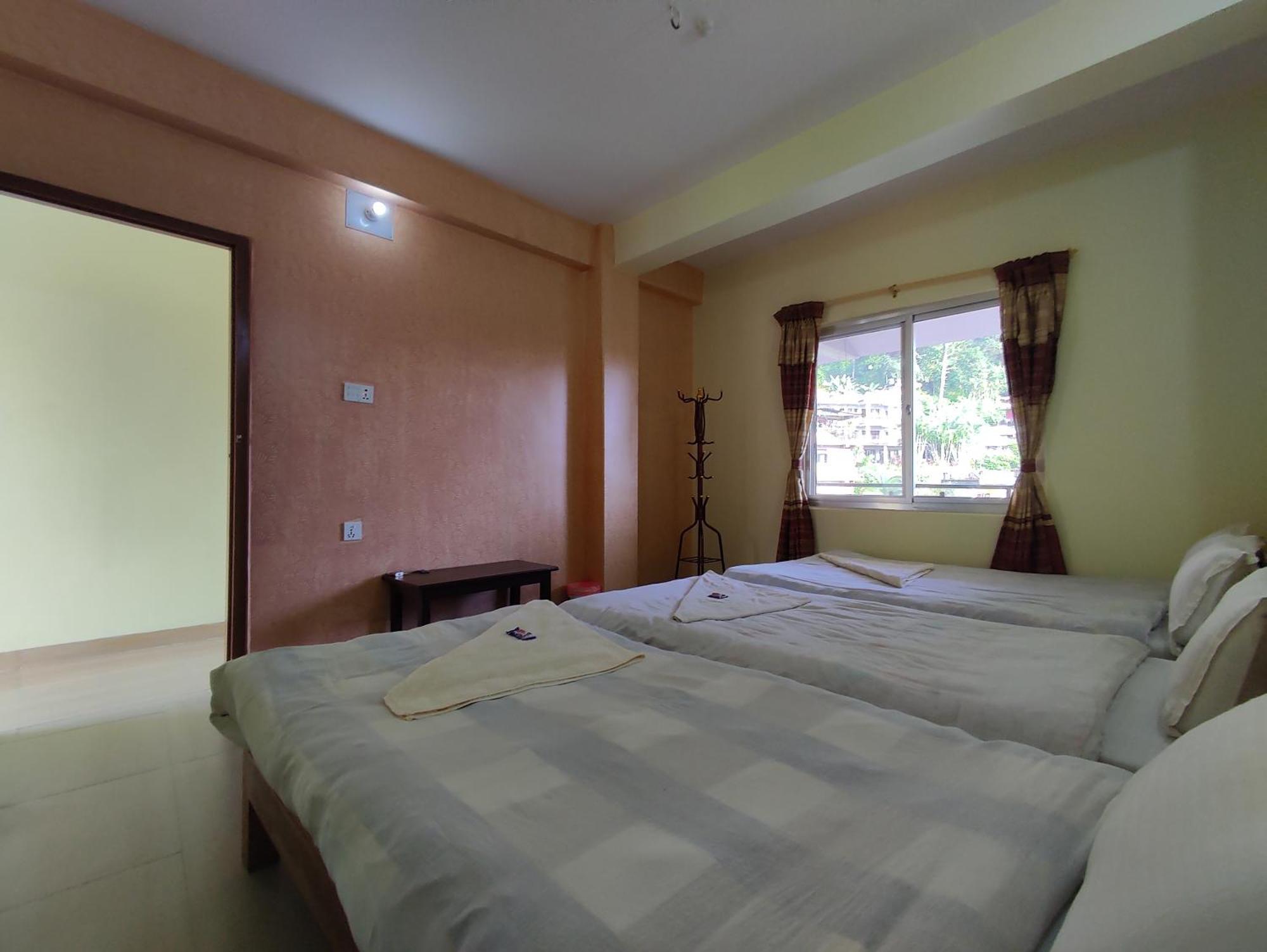 Hotel Green Hill View Pokhara Bilik gambar