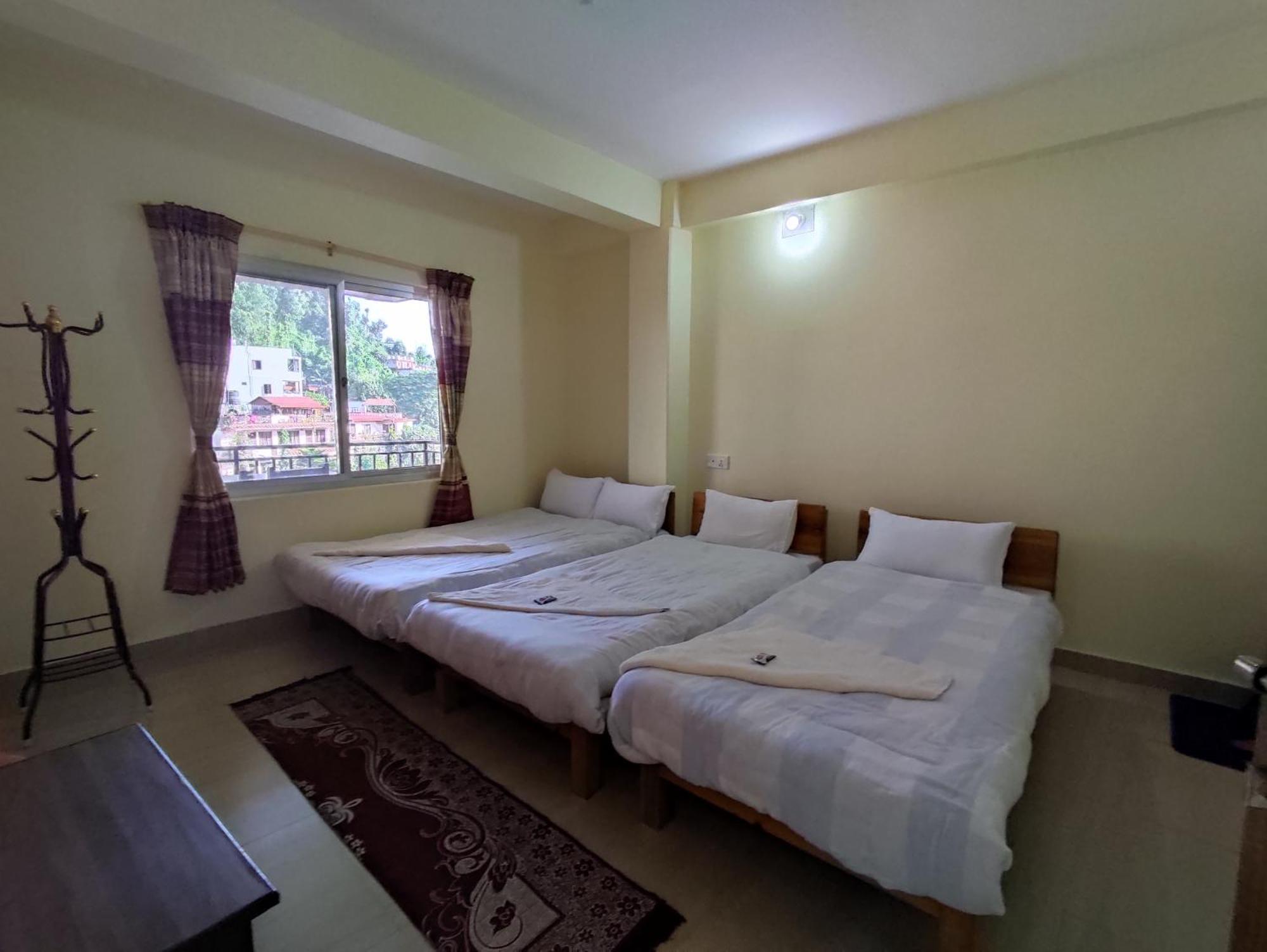 Hotel Green Hill View Pokhara Bilik gambar