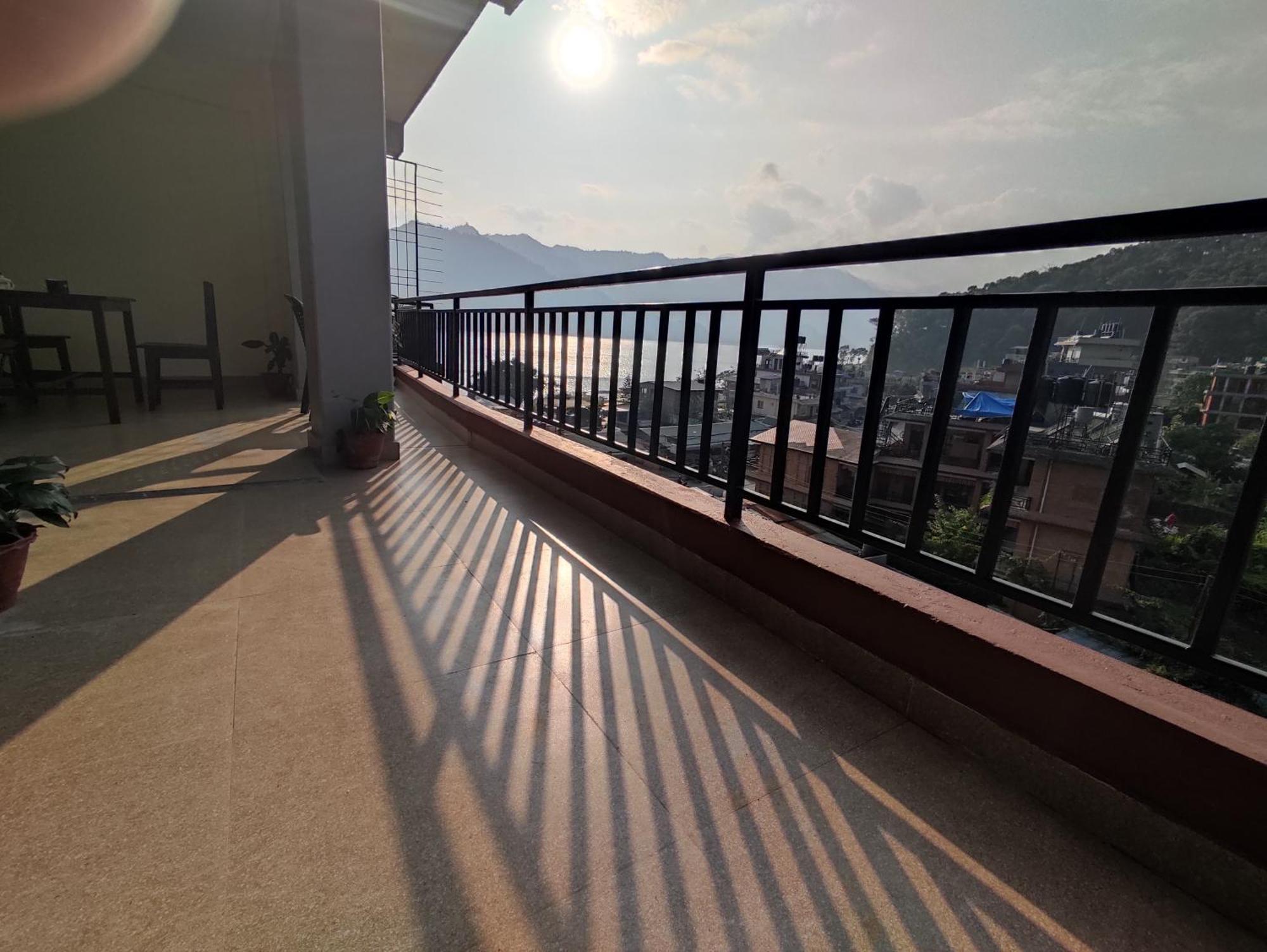 Hotel Green Hill View Pokhara Bilik gambar