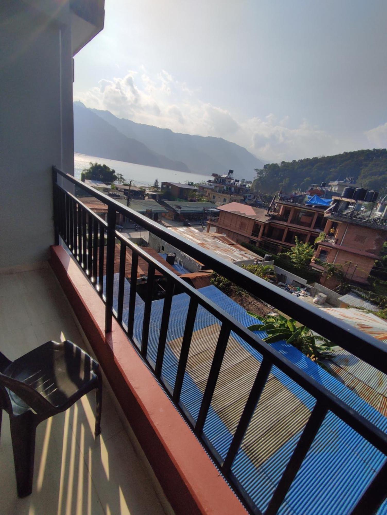 Hotel Green Hill View Pokhara Bilik gambar